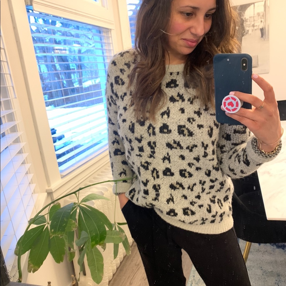 Workshop size small leopard print sweater 🐆
